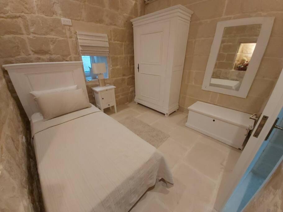 Farmhouse Villa With Large Pool And Garden In Gozo Għarb Exteriér fotografie